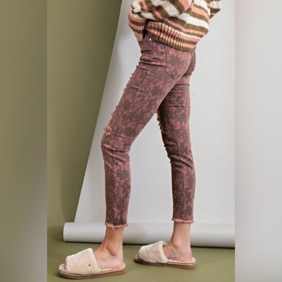 Easel Snake Print Stretch Twill Raw Hem Skinny Jeans Ankle Crop Rose New Medium - Picture 5 of 11
